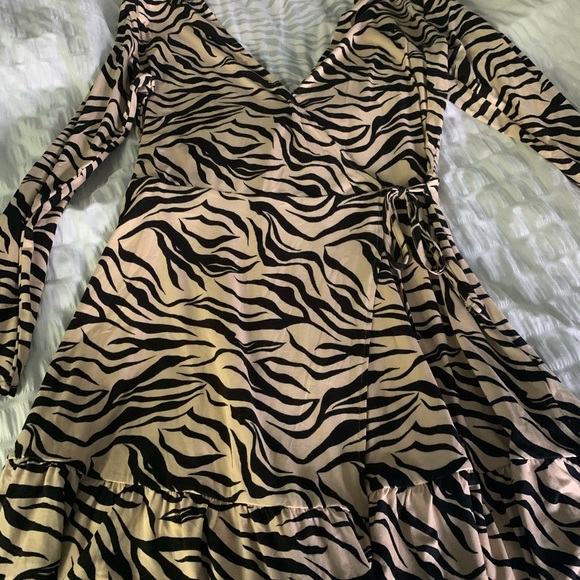 H&M WRAP TIGER STRIPE DRESS SIZE M - Picture 2 of 5